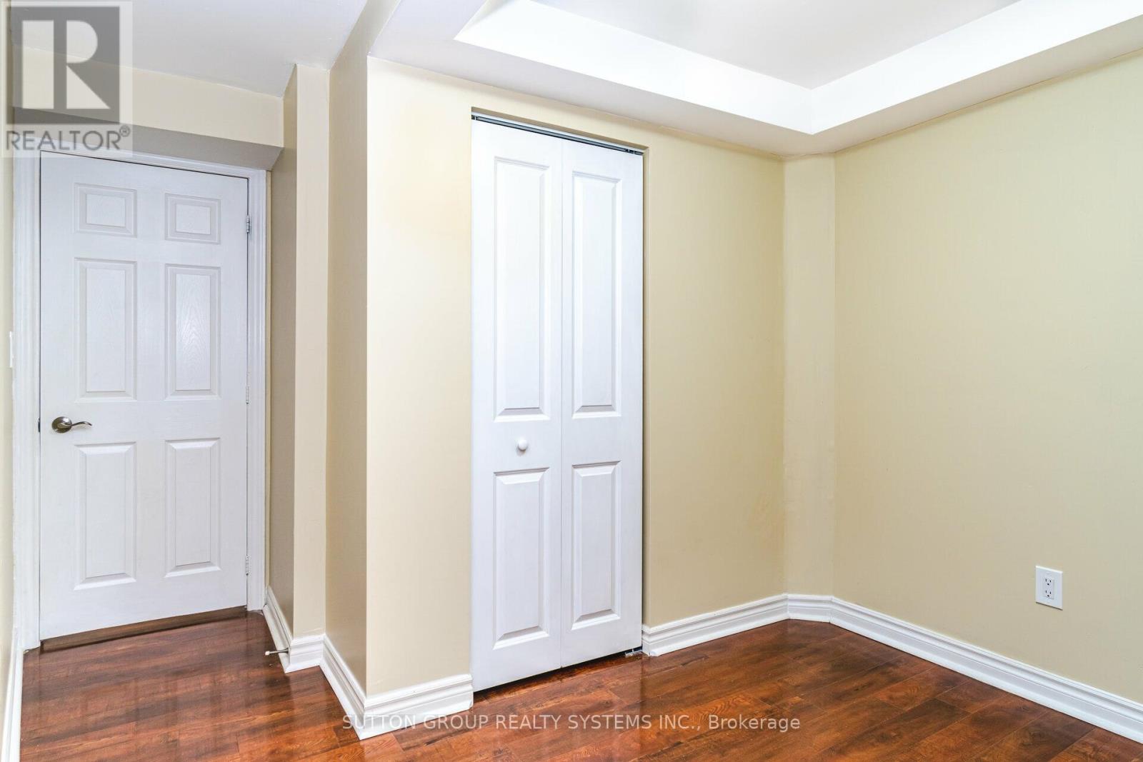 Lower - 8 Poplar Plains Road, Brampton, Ontario  L7A 2E3 - Photo 11 - W12379844