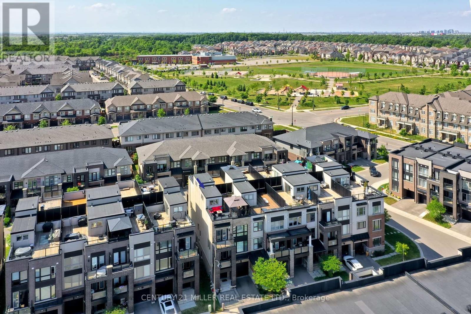 3084 Cascade Common, Oakville, Ontario  L6H 0R7 - Photo 2 - W12379864