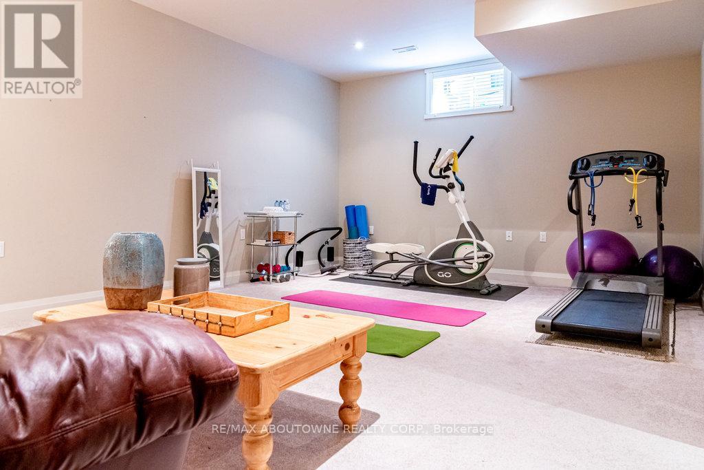 44 Head Street, Oakville, Ontario  L6K 1L5 - Photo 32 - W12379865