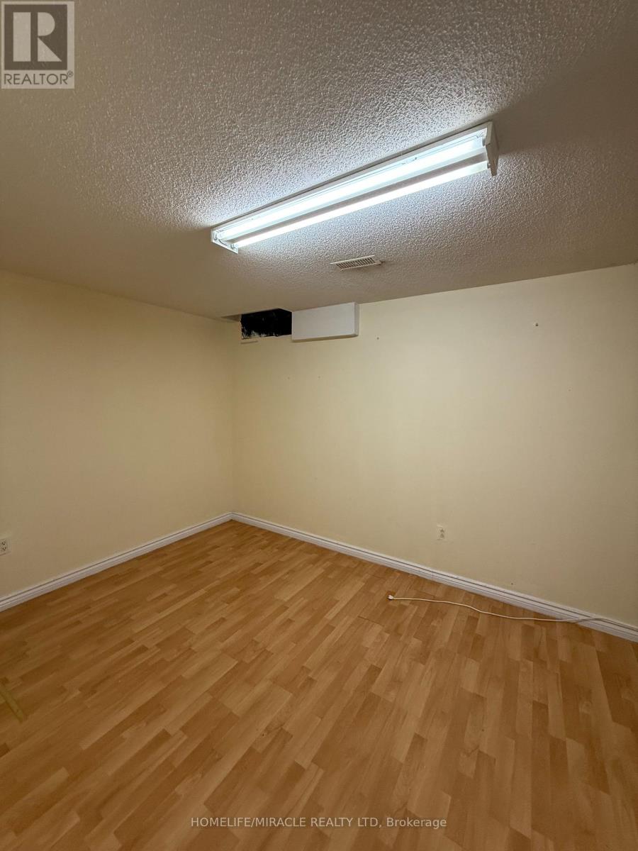 19 Garibaldi Drive, Brampton, Ontario  L6X 4Y7 - Photo 23 - W12379877