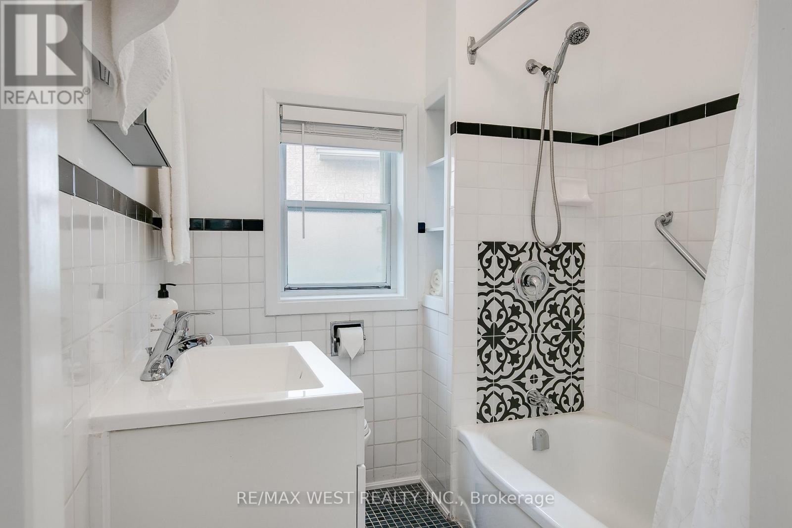 50 Larchmere Avenue, Toronto, Ontario  M9L 2N3 - Photo 23 - W12379891