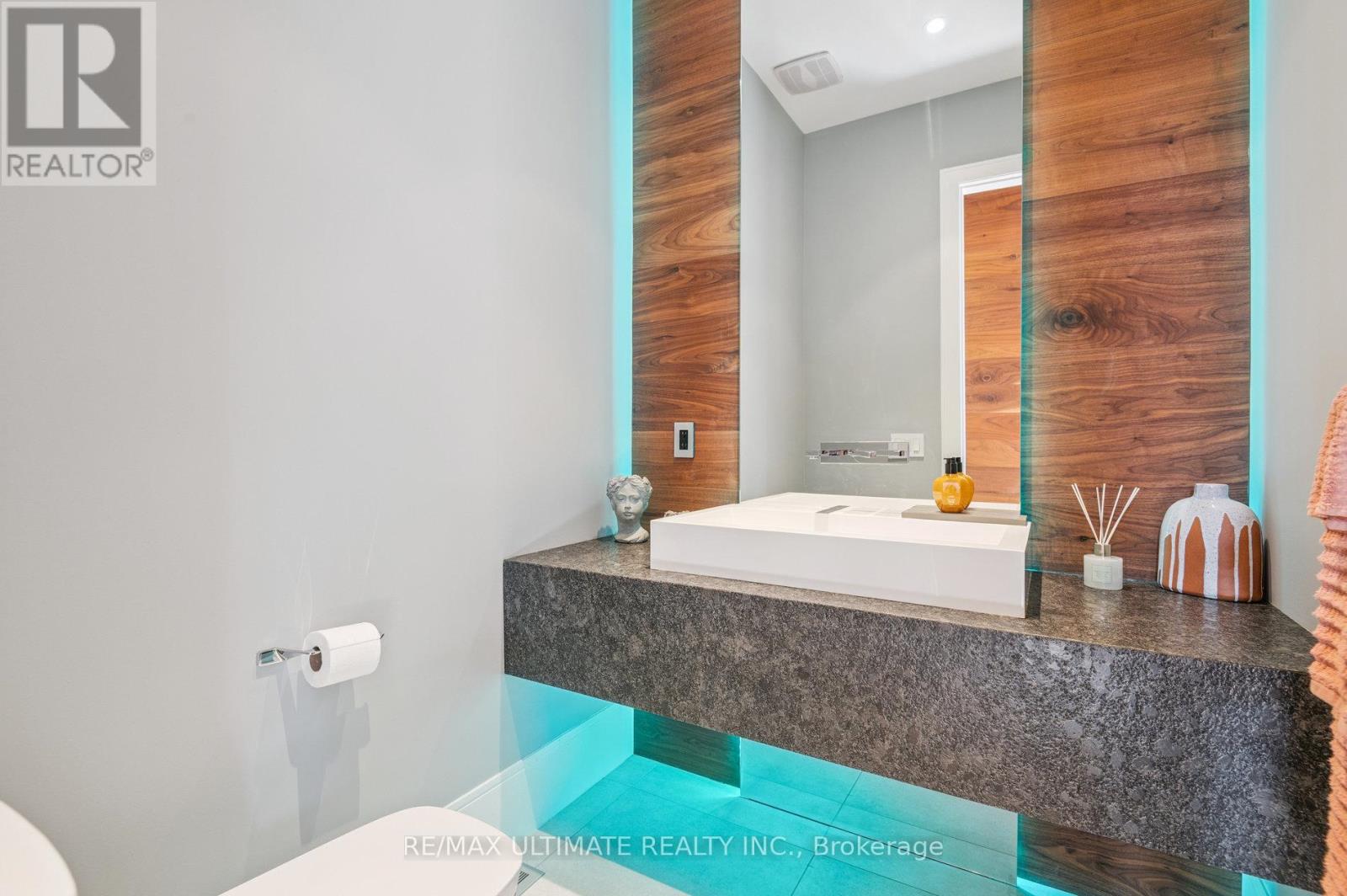 1139 Glengrove Avenue W, Toronto, Ontario  M6B 2K5 - Photo 12 - W12379904