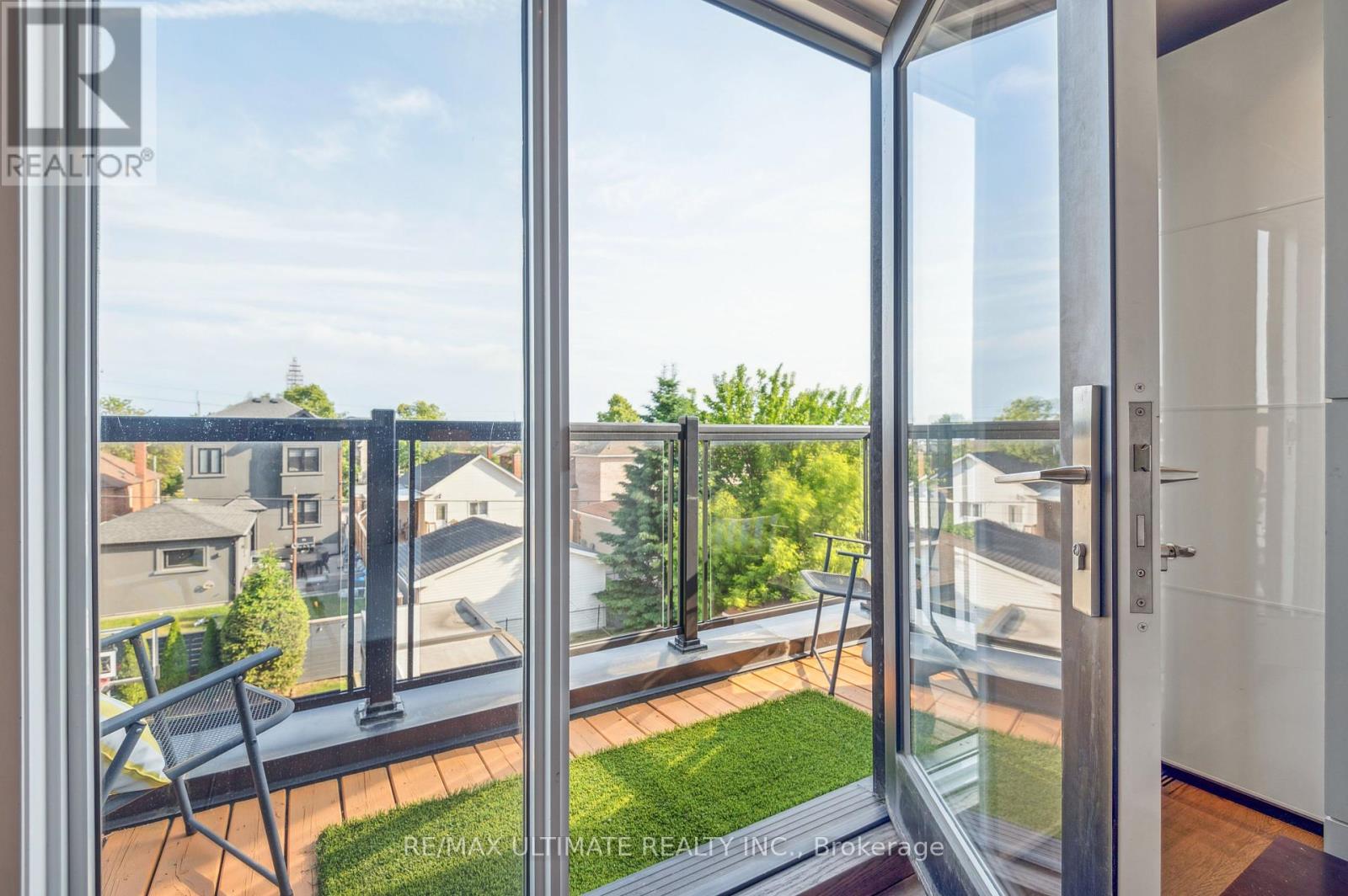 1139 Glengrove Avenue W, Toronto, Ontario  M6B 2K5 - Photo 21 - W12379904