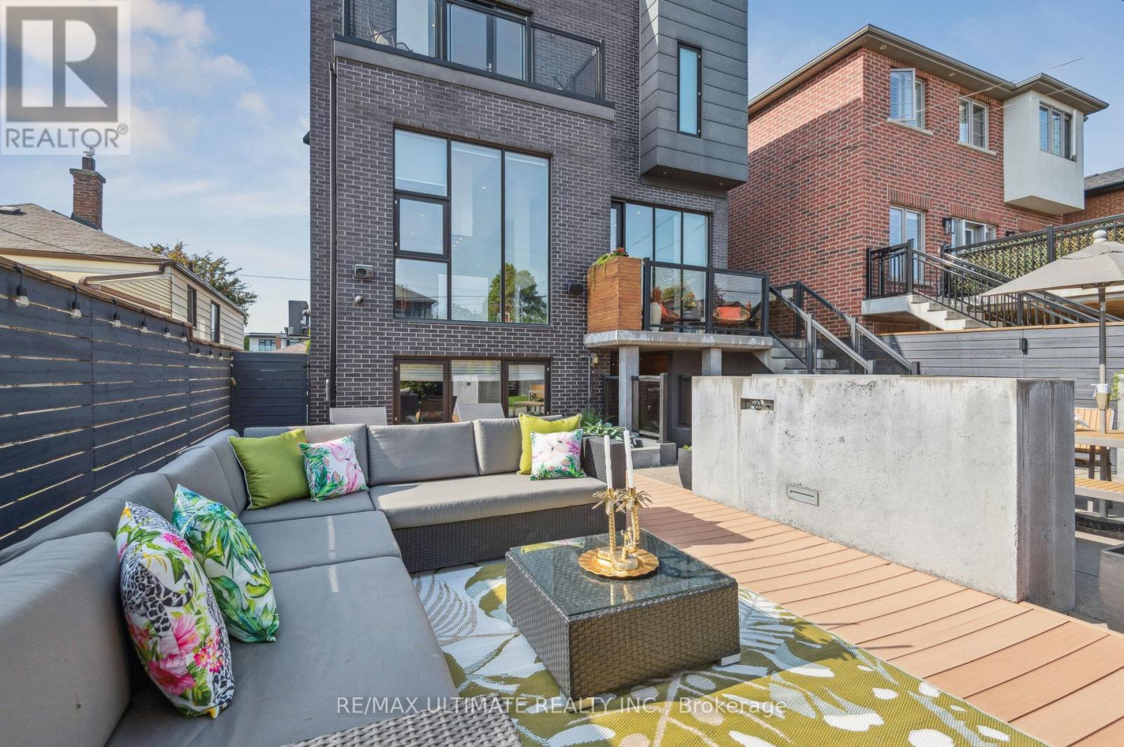 1139 Glengrove Avenue W, Toronto, Ontario  M6B 2K5 - Photo 34 - W12379904