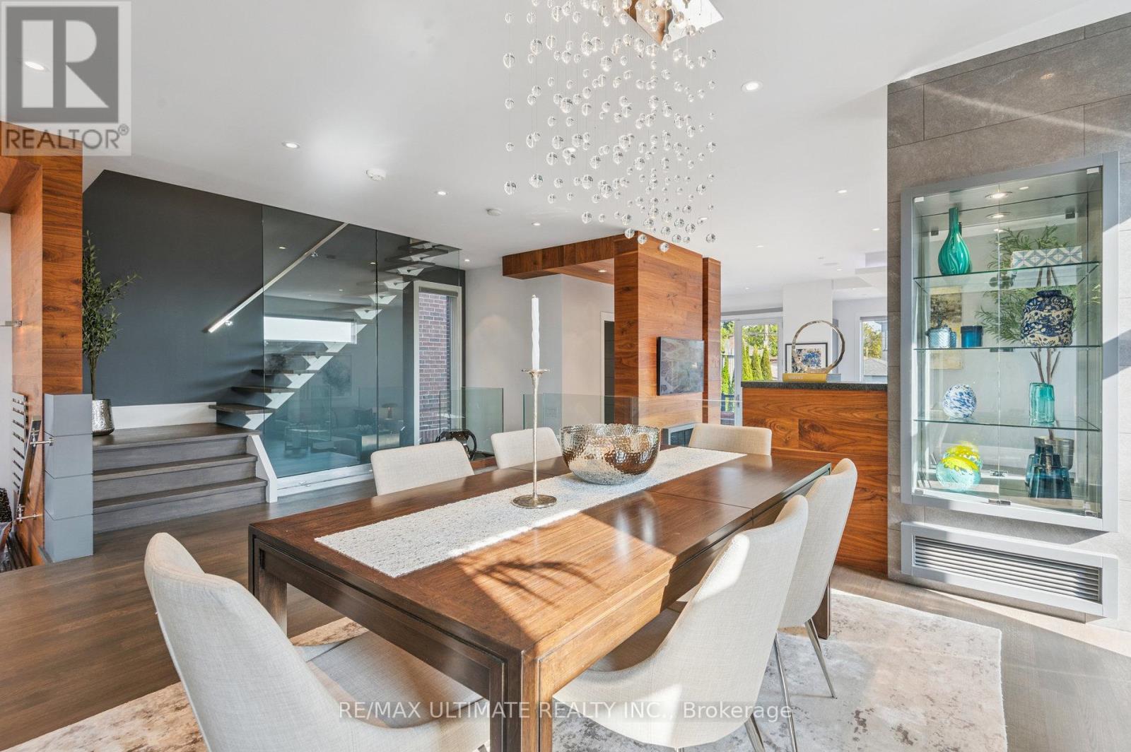 1139 Glengrove Avenue W, Toronto, Ontario  M6B 2K5 - Photo 9 - W12379904