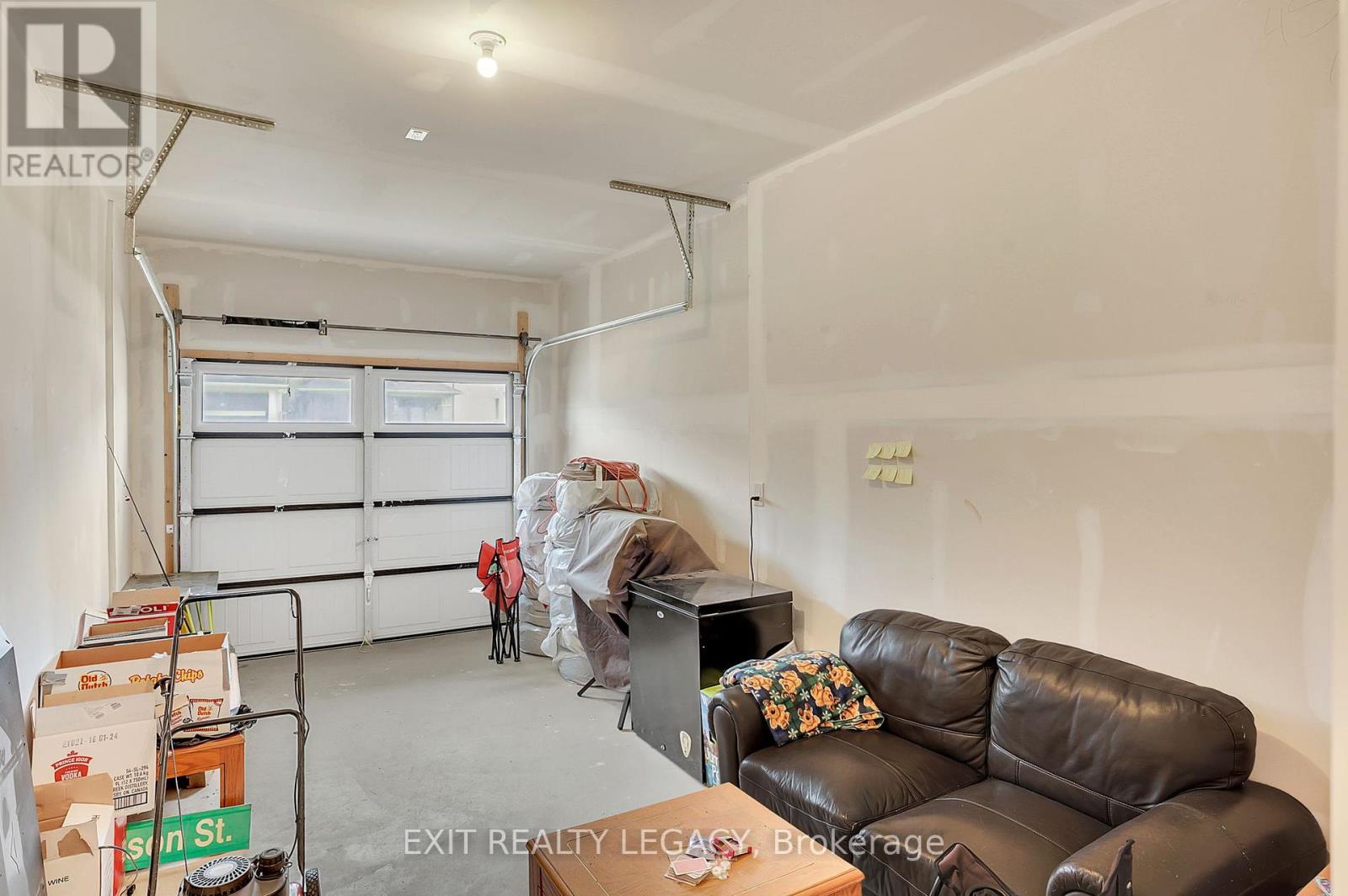 15 Sun Haven Lane, Thorold, Ontario  L2V 0K6 - Photo 31 - X12379847