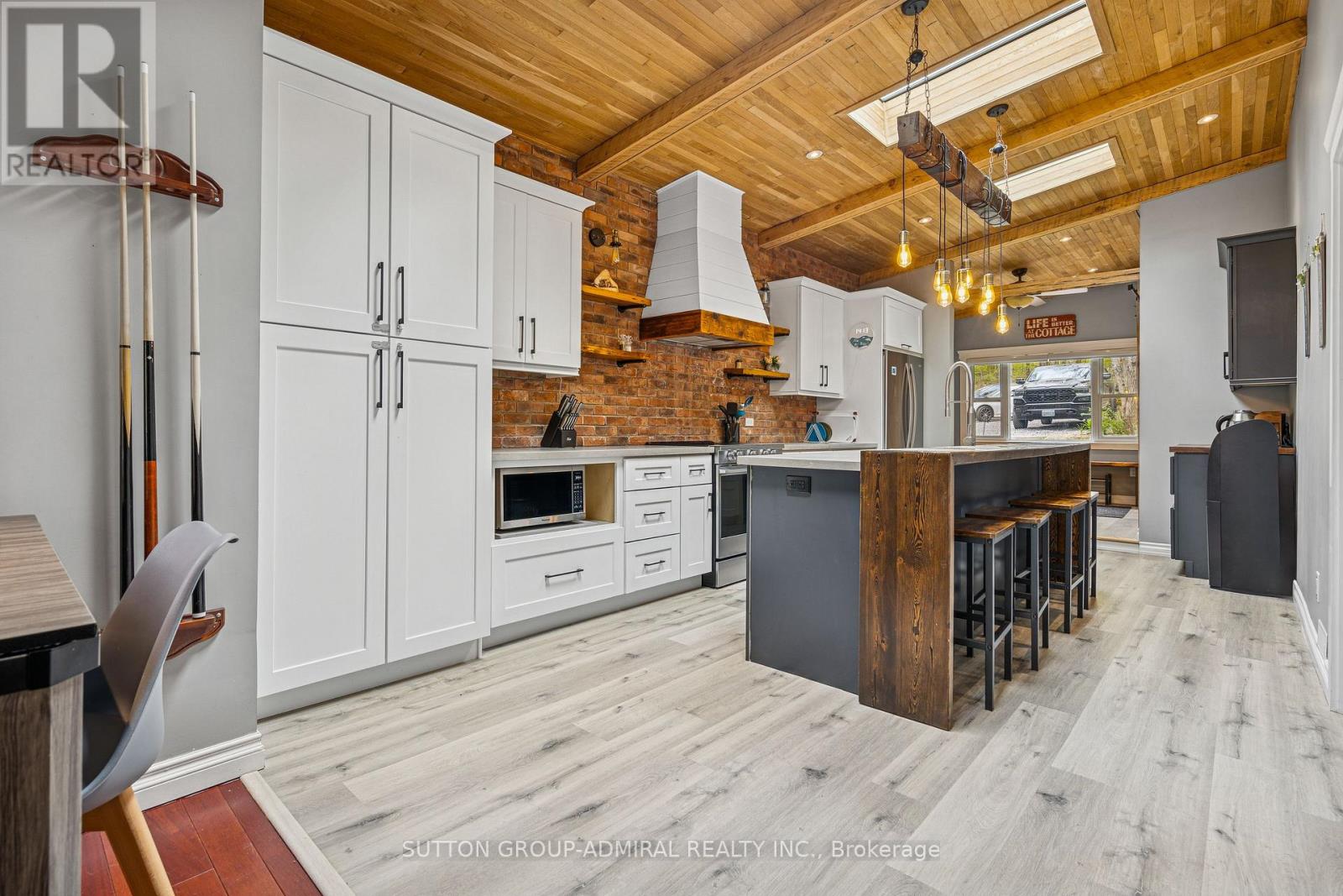 1023 Kirkpatrick Lane, Bracebridge, Ontario  P1L 1X1 - Photo 13 - X12379869