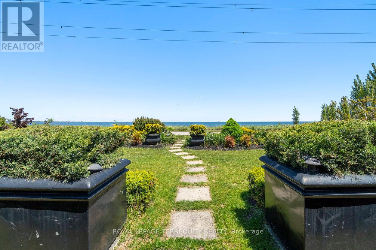 711 Beach Boulevard, Hamilton (Hamilton Beach), Ontario  L8H 6Y5 - Photo 42 - X12379914