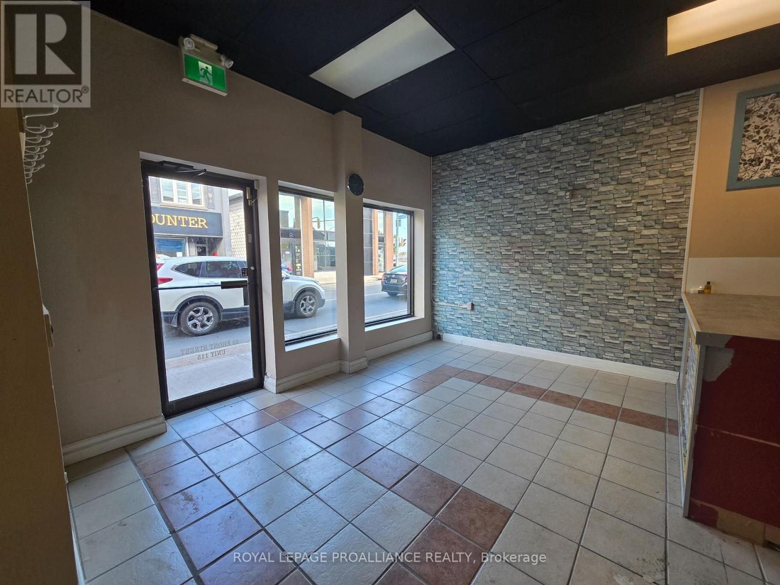 115 - 22 Front Street, Quinte West, Ontario K8V 3P1 - Photo 11 - X12350065