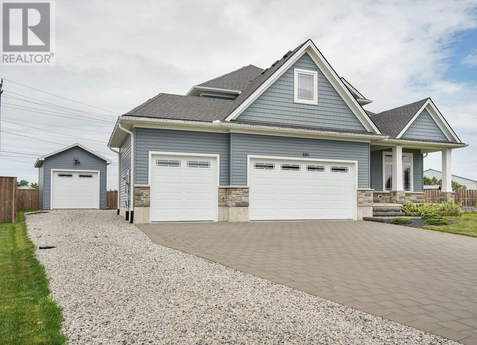 551 Scenic Court, Warwick (Watford), Ontario  N0M 2S0 - Photo 2 - X12380022