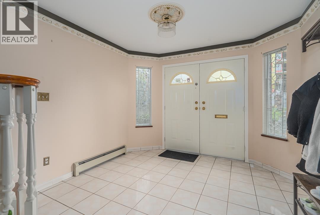 3240 Clive Avenue, Vancouver, British Columbia  V5R 4V2 - Photo 3 - R3043443