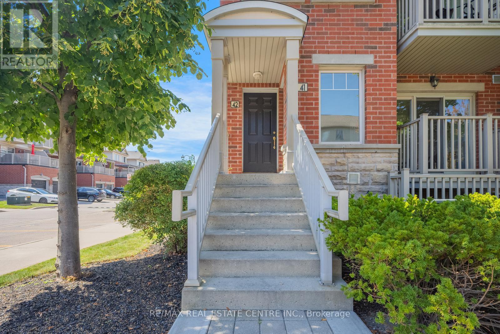 41 - 3250 Bentley Drive, Mississauga, Ontario  L5M 0P7 - Photo 1 - W12375967