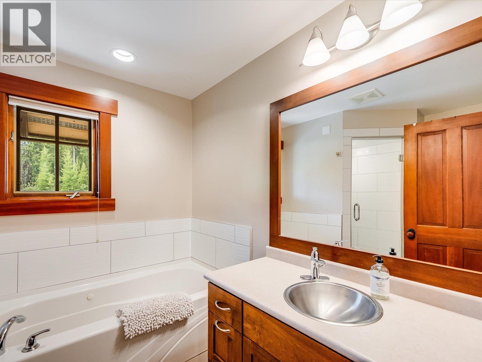 1002 Creekside Terrace Unit# A, Rossland, British Columbia  V0G 1Y0 - Photo 40 - 10349779