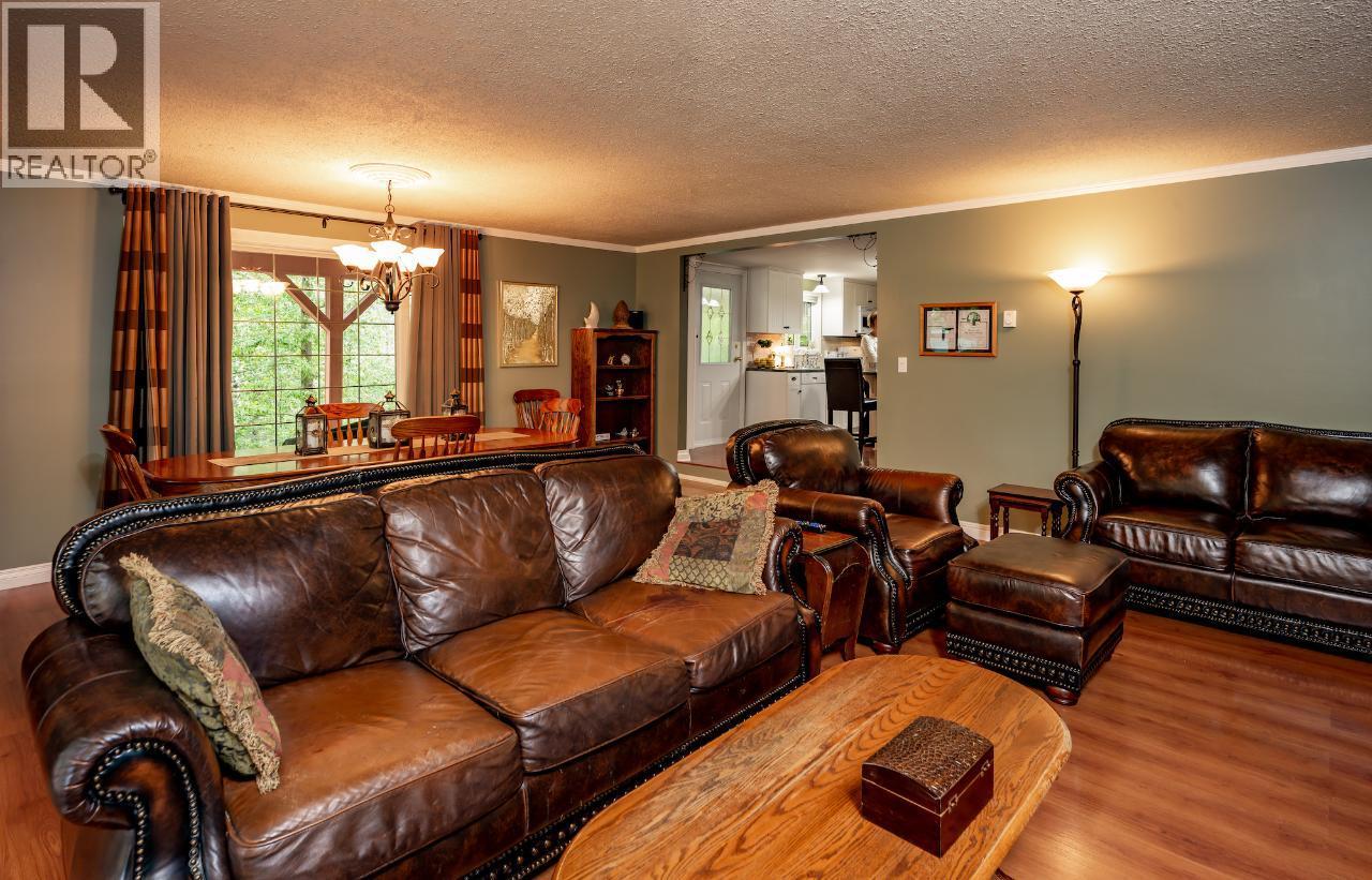 1160 22 Highway, Rossland, British Columbia  V0G 1Y0 - Photo 12 - 10356644