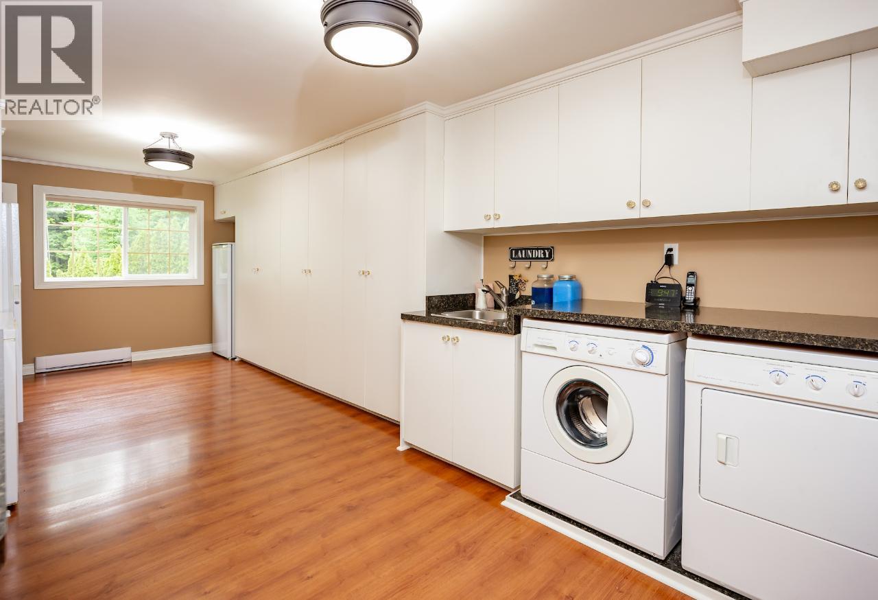 1160 22 Highway, Rossland, British Columbia  V0G 1Y0 - Photo 24 - 10356644