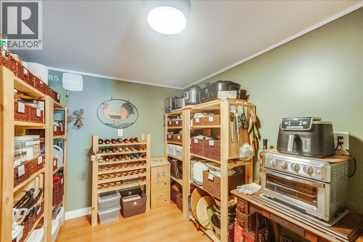 1160 22 Highway, Rossland, British Columbia  V0G 1Y0 - Photo 17 - 10356644