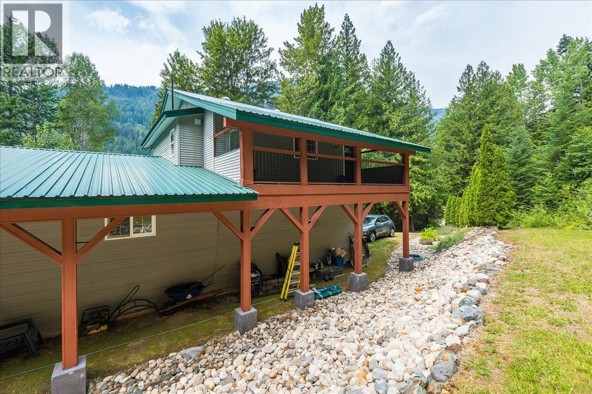 1160 22 Highway, Rossland, British Columbia  V0G 1Y0 - Photo 39 - 10356644