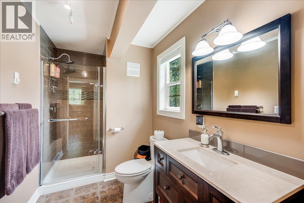 1160 22 Highway, Rossland, British Columbia  V0G 1Y0 - Photo 31 - 10356644