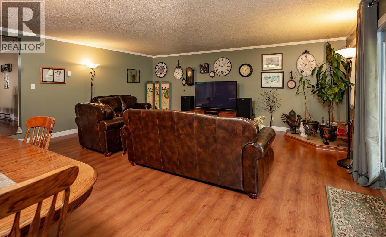 1160 22 Highway, Rossland, British Columbia  V0G 1Y0 - Photo 13 - 10356644