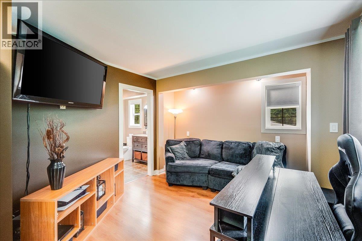 1160 22 Highway, Rossland, British Columbia  V0G 1Y0 - Photo 30 - 10356644