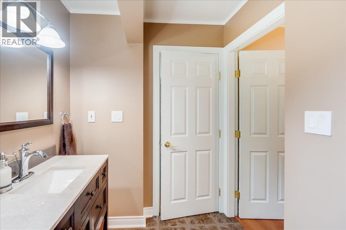 1160 22 Highway, Rossland, British Columbia  V0G 1Y0 - Photo 32 - 10356644