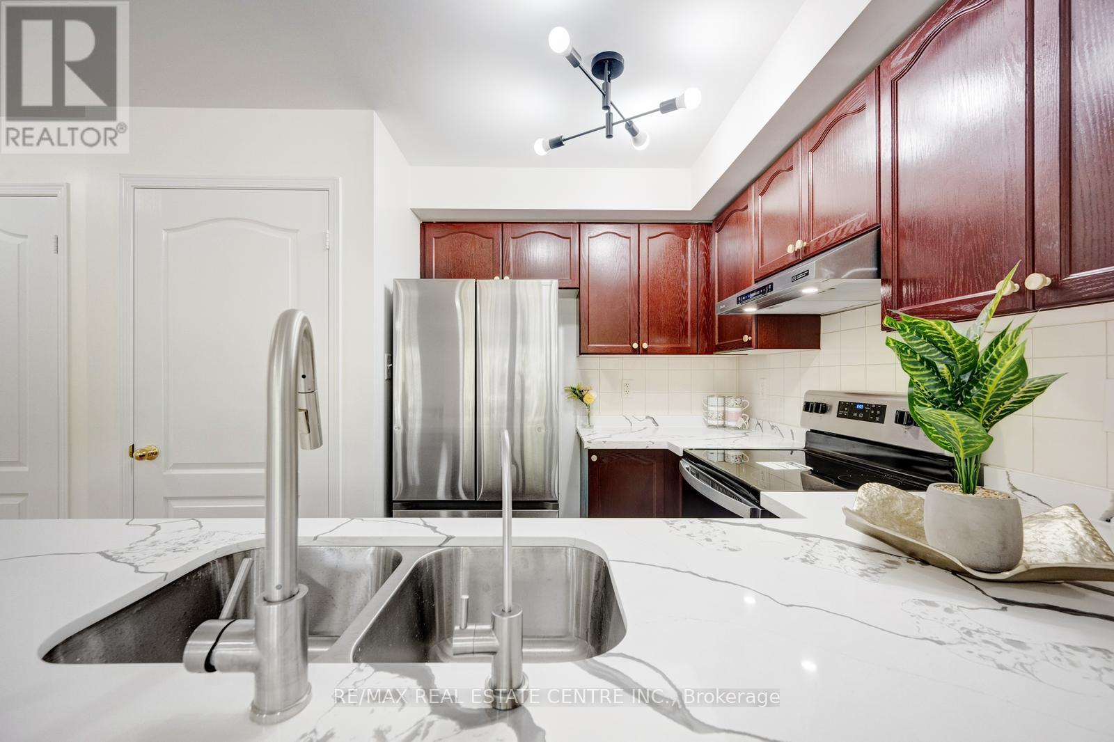 41 - 3250 Bentley Drive, Mississauga, Ontario  L5M 0P7 - Photo 32 - W12375967