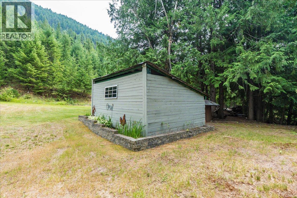 1160 22 Highway, Rossland, British Columbia  V0G 1Y0 - Photo 48 - 10356644
