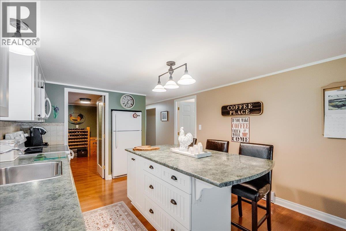 1160 22 Highway, Rossland, British Columbia  V0G 1Y0 - Photo 14 - 10356644