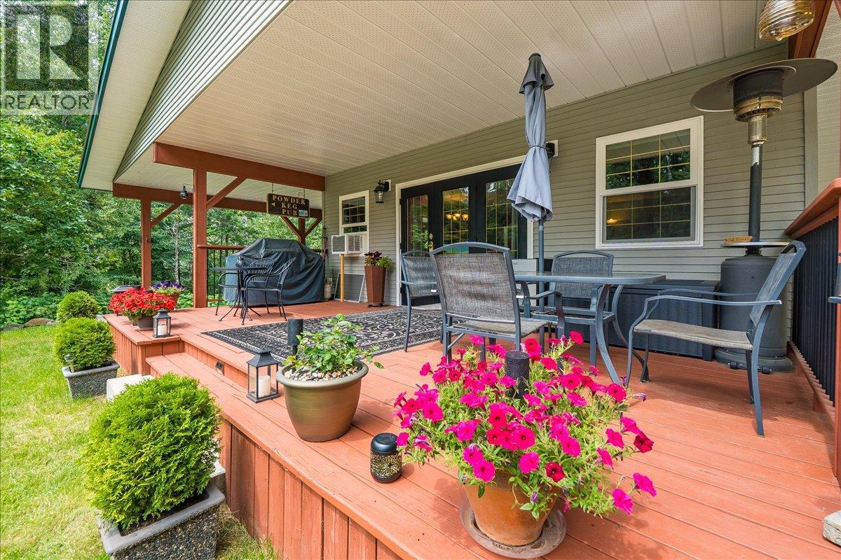 1160 22 Highway, Rossland, British Columbia  V0G 1Y0 - Photo 43 - 10356644
