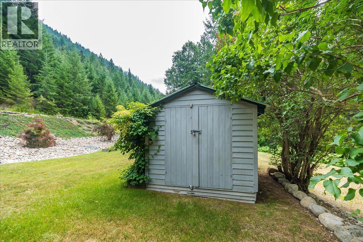 1160 22 Highway, Rossland, British Columbia  V0G 1Y0 - Photo 61 - 10356644