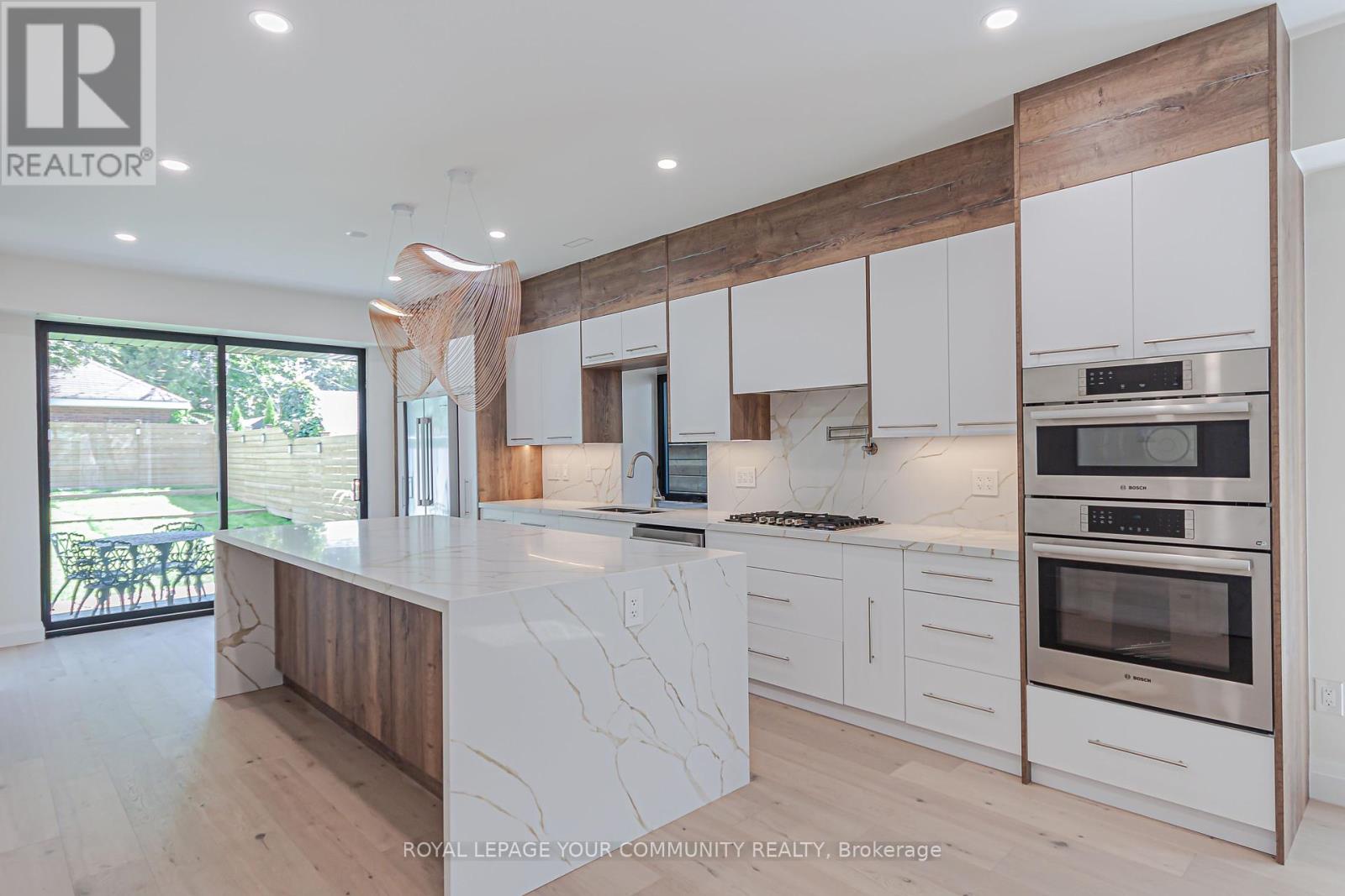 89 Gainsborough Road, Toronto, Ontario  M4L 3C3 - Photo 9 - E12379810