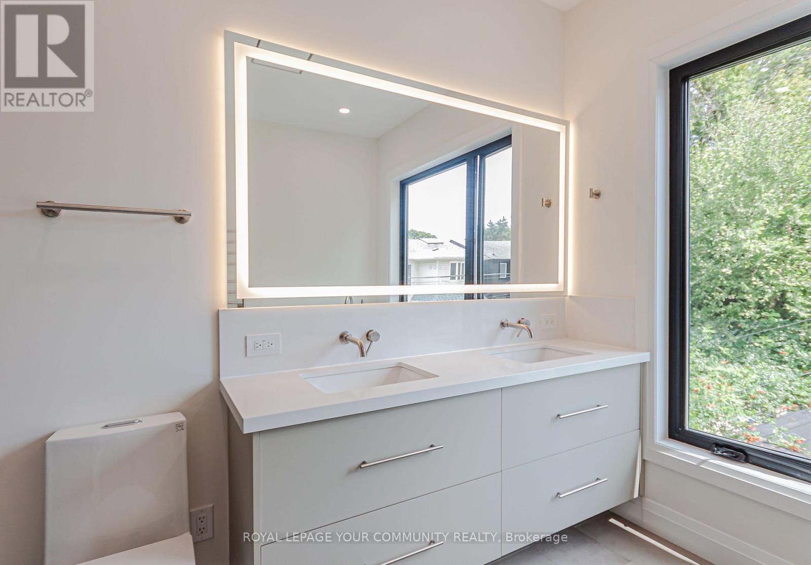 89 Gainsborough Road, Toronto, Ontario  M4L 3C3 - Photo 19 - E12379810