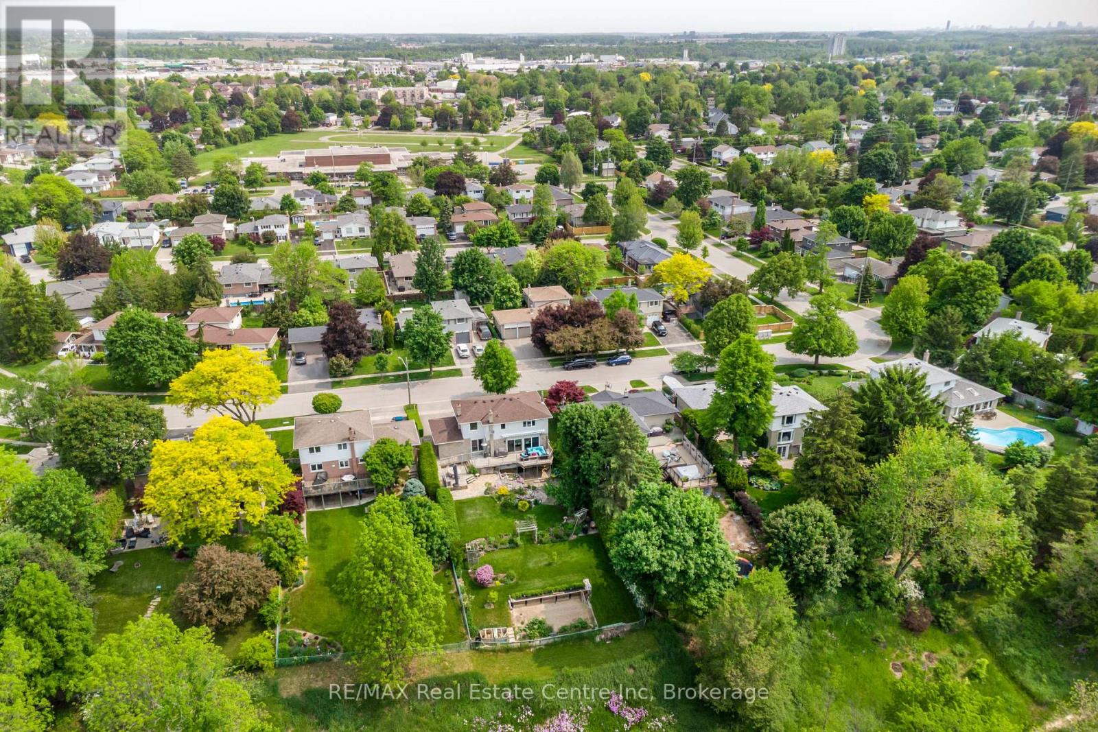 Property at 29 STOCKMAN CRESCENT image 4