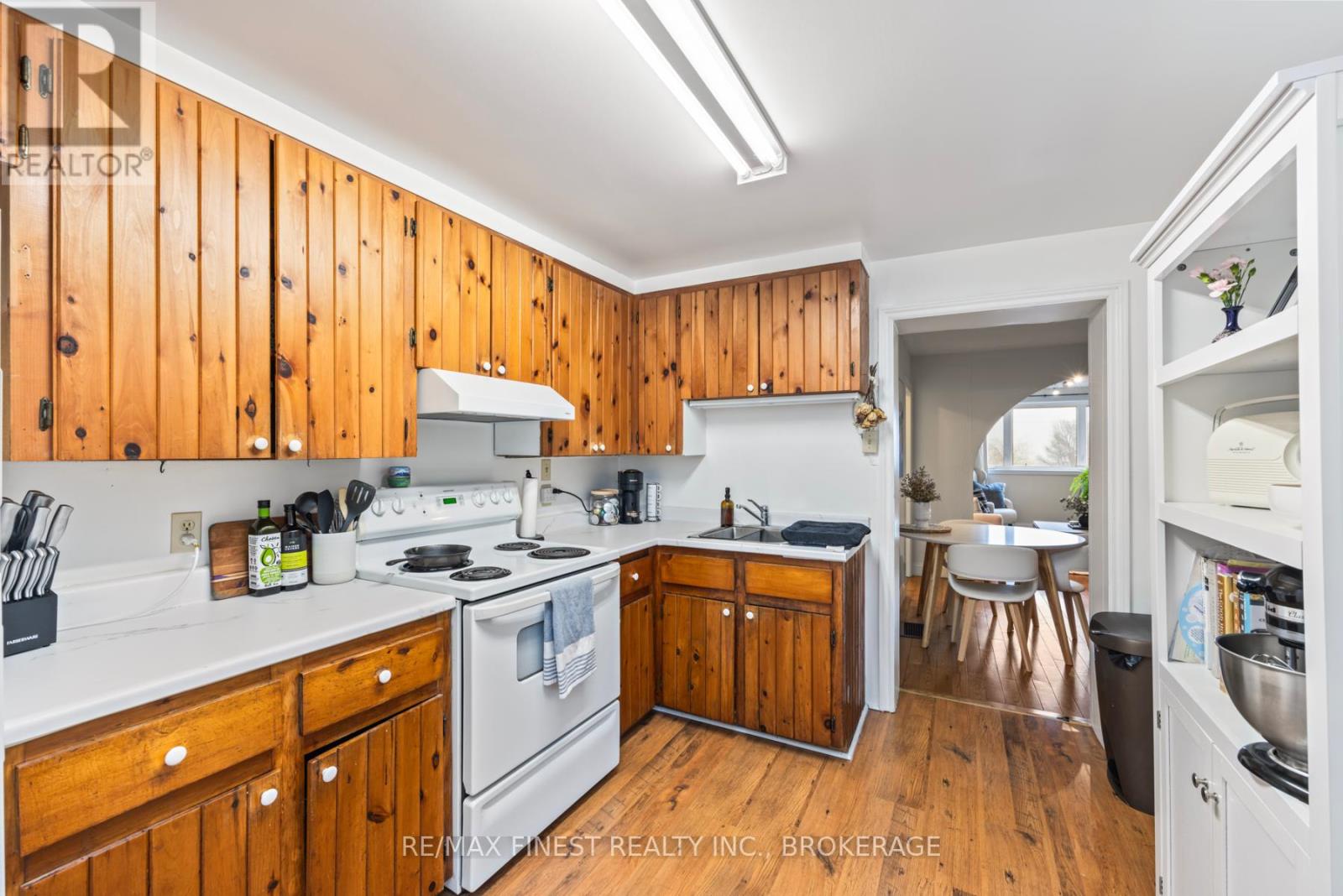 589 King Street W, Kingston, Ontario  K7M 2E6 - Photo 11 - X12380279