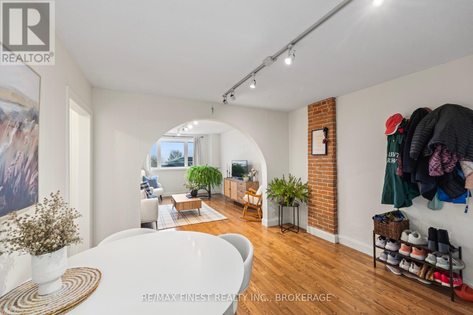 589 King Street W, Kingston, Ontario  K7M 2E6 - Photo 5 - X12380279