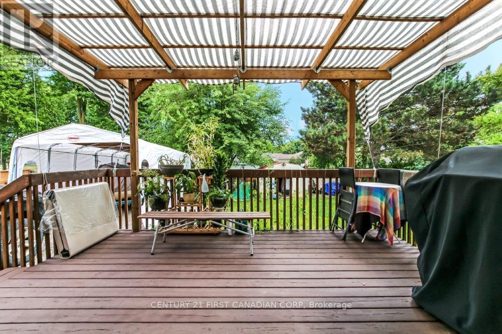 1252 Michael Street, London East, Ontario  N5V 2H5 - Photo 24 - X12380182