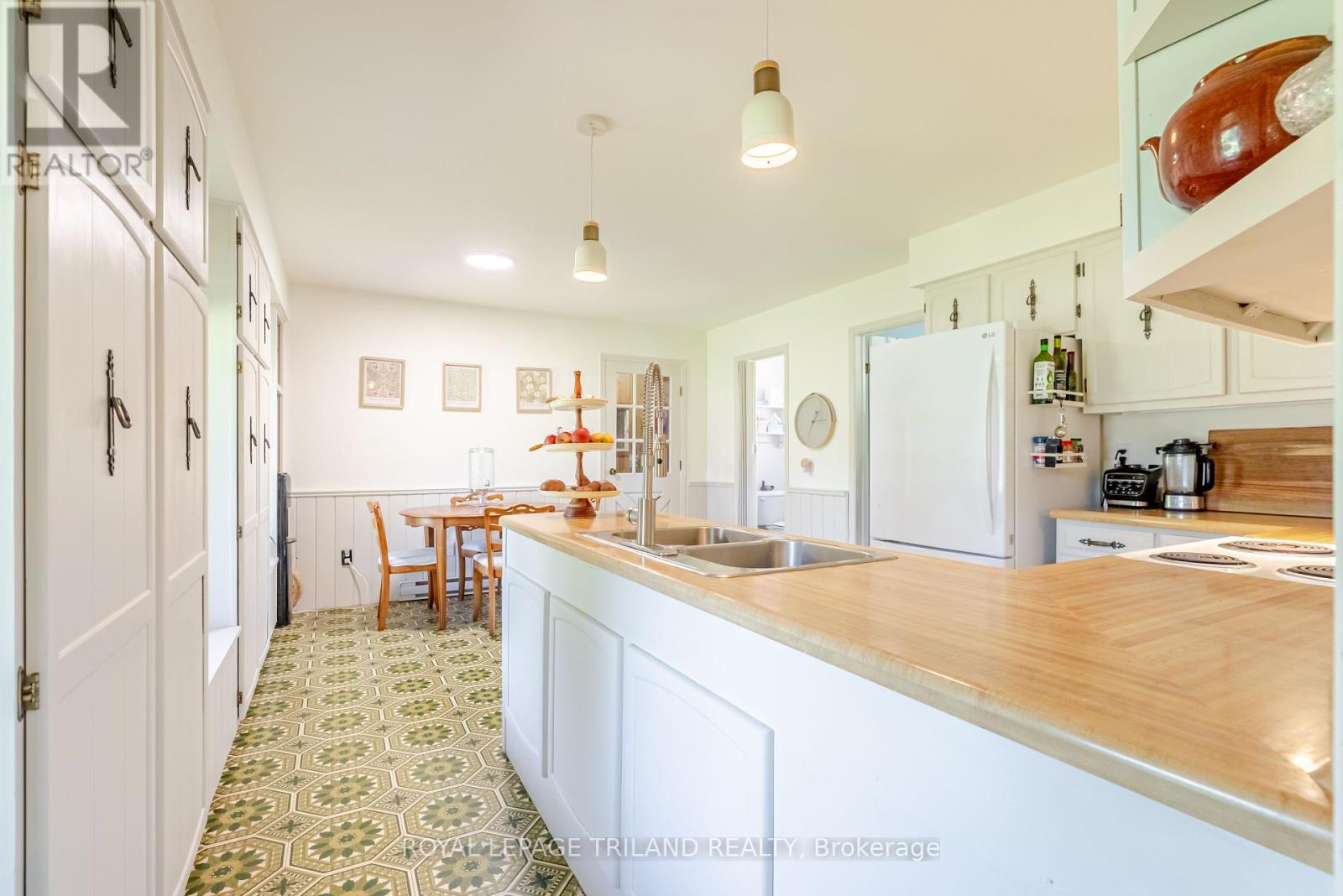 12053 Whittaker Road, Malahide (Springfield), Ontario  N0L 2J0 - Photo 13 - X12380206