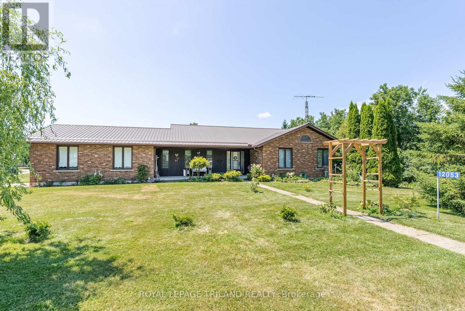 12053 Whittaker Road, Malahide (Springfield), Ontario  N0L 2J0 - Photo 4 - X12380206
