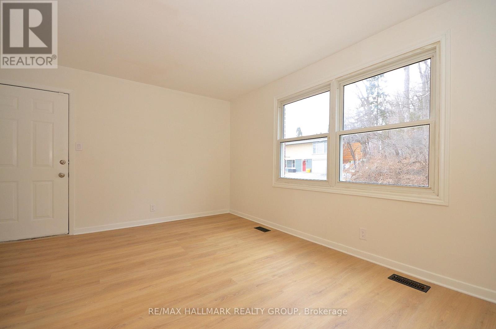 114 Lebrun Street, Ottawa, Ontario  K1L 5C9 - Photo 10 - X12380202