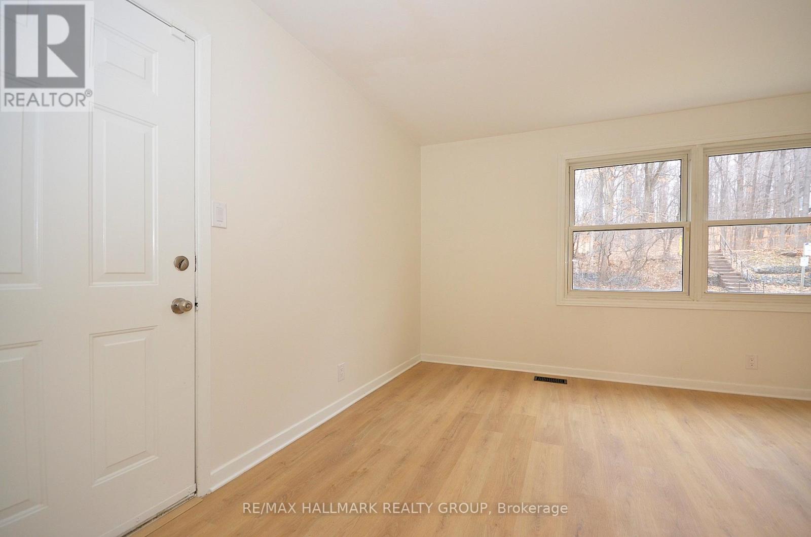 114 Lebrun Street, Ottawa, Ontario  K1L 5C9 - Photo 8 - X12380202