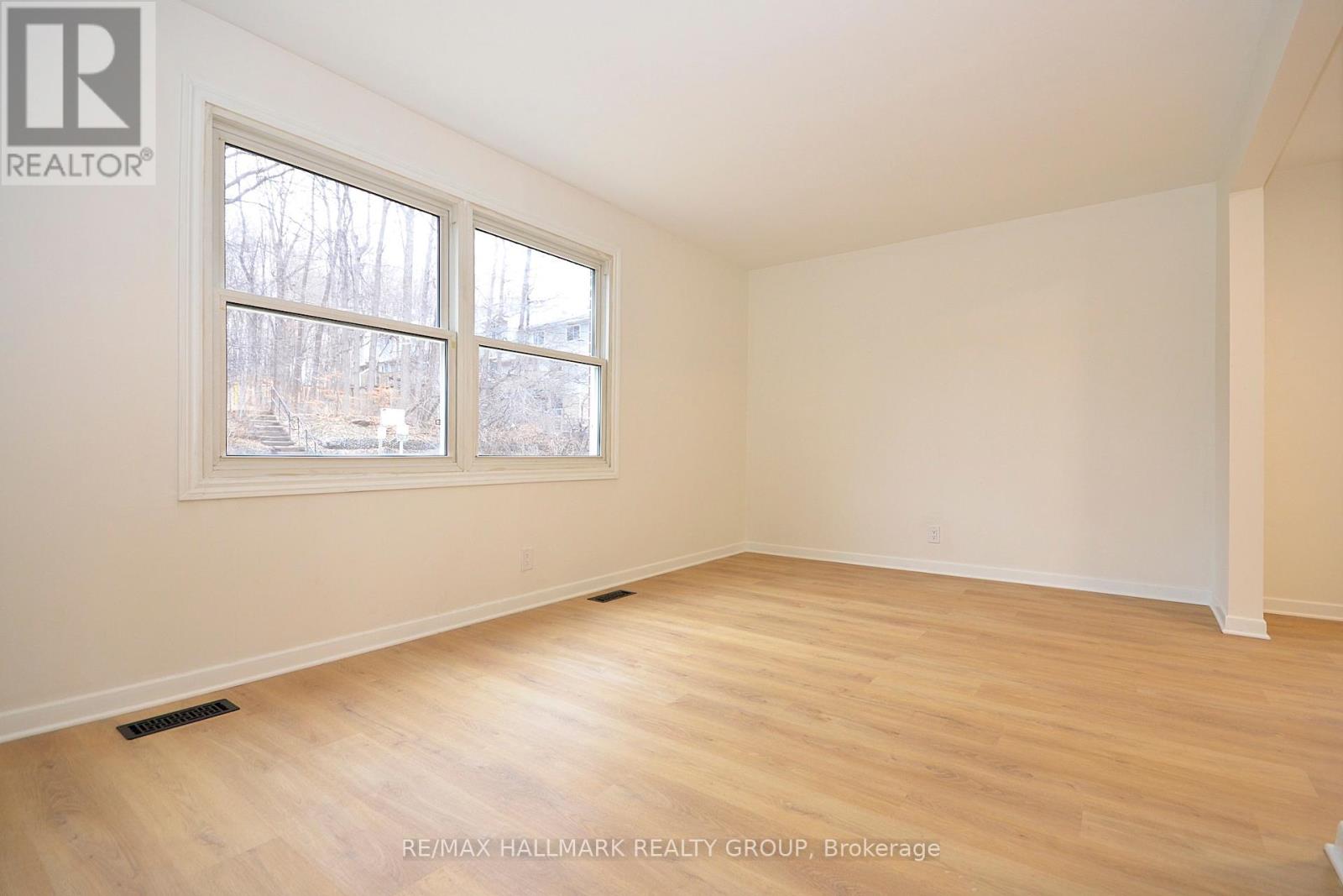 114 Lebrun Street, Ottawa, Ontario  K1L 5C9 - Photo 9 - X12380202