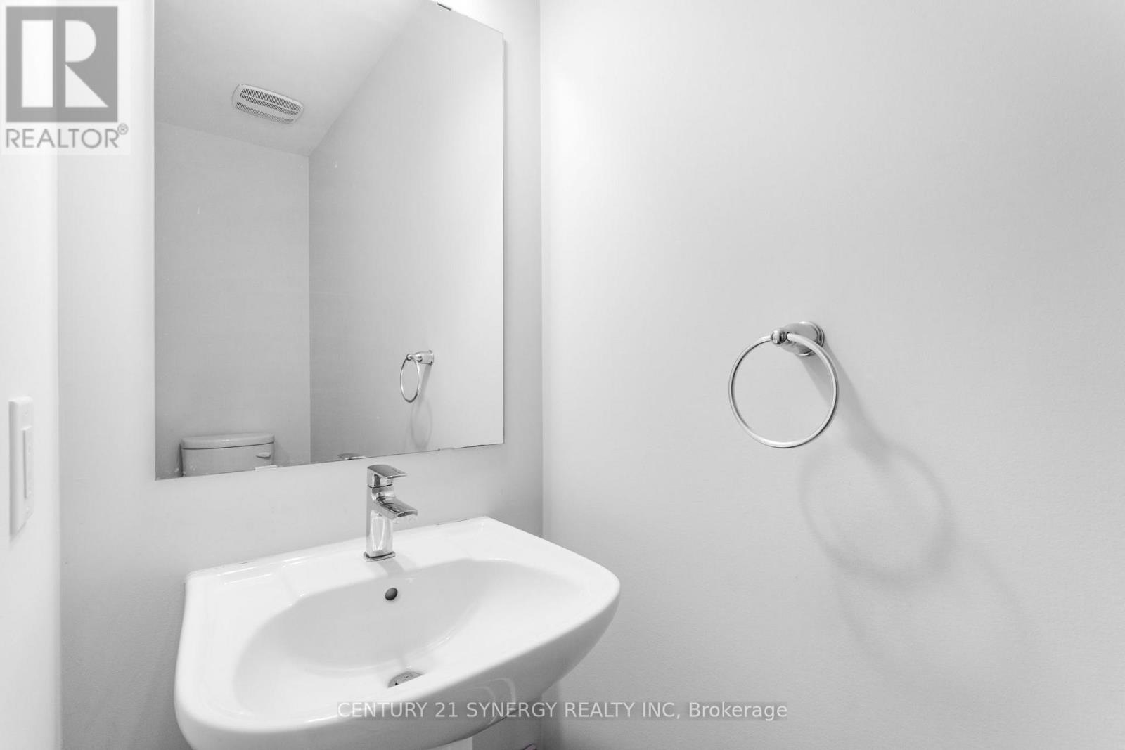 814 Crossgate Street, Ottawa, Ontario  K2J 7E3 - Photo 17 - X12380213