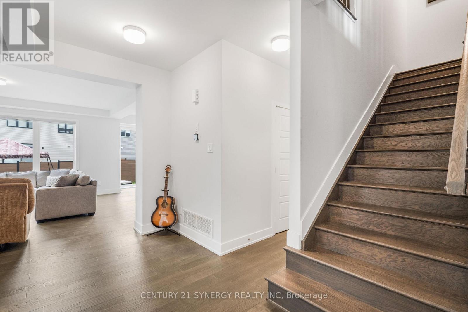 814 Crossgate Street, Ottawa, Ontario  K2J 7E3 - Photo 8 - X12380213