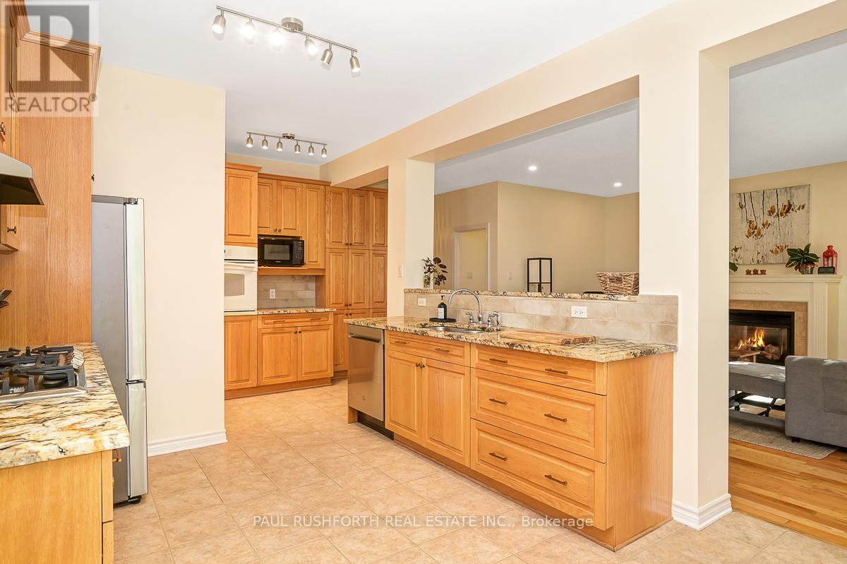 843 Long Point Circle, Ottawa, Ontario  K1T 4G1 - Photo 12 - X12380253