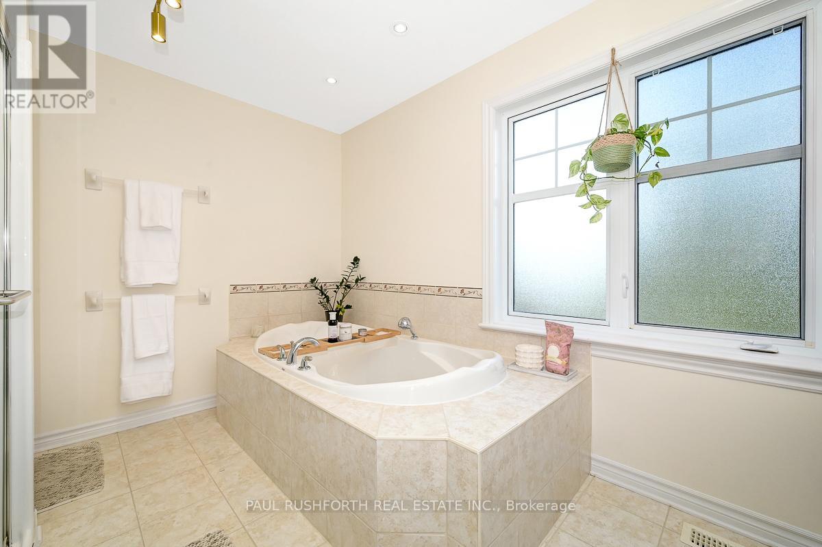 843 Long Point Circle, Ottawa, Ontario  K1T 4G1 - Photo 18 - X12380253