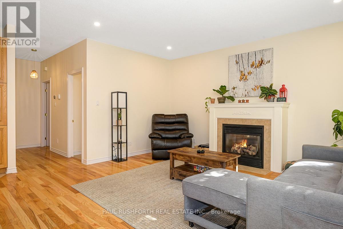 843 Long Point Circle, Ottawa, Ontario  K1T 4G1 - Photo 8 - X12380253