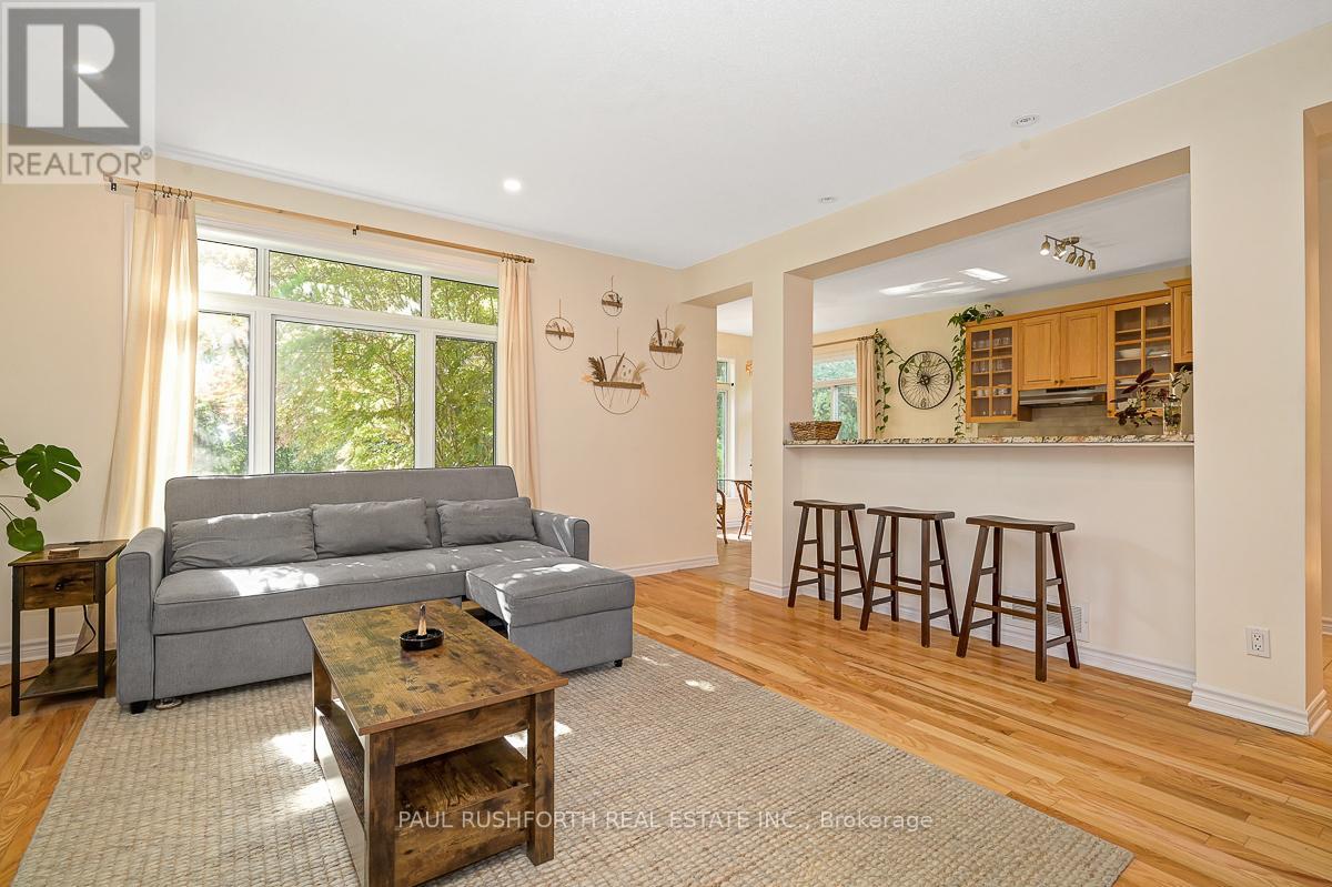 843 Long Point Circle, Ottawa, Ontario  K1T 4G1 - Photo 9 - X12380253