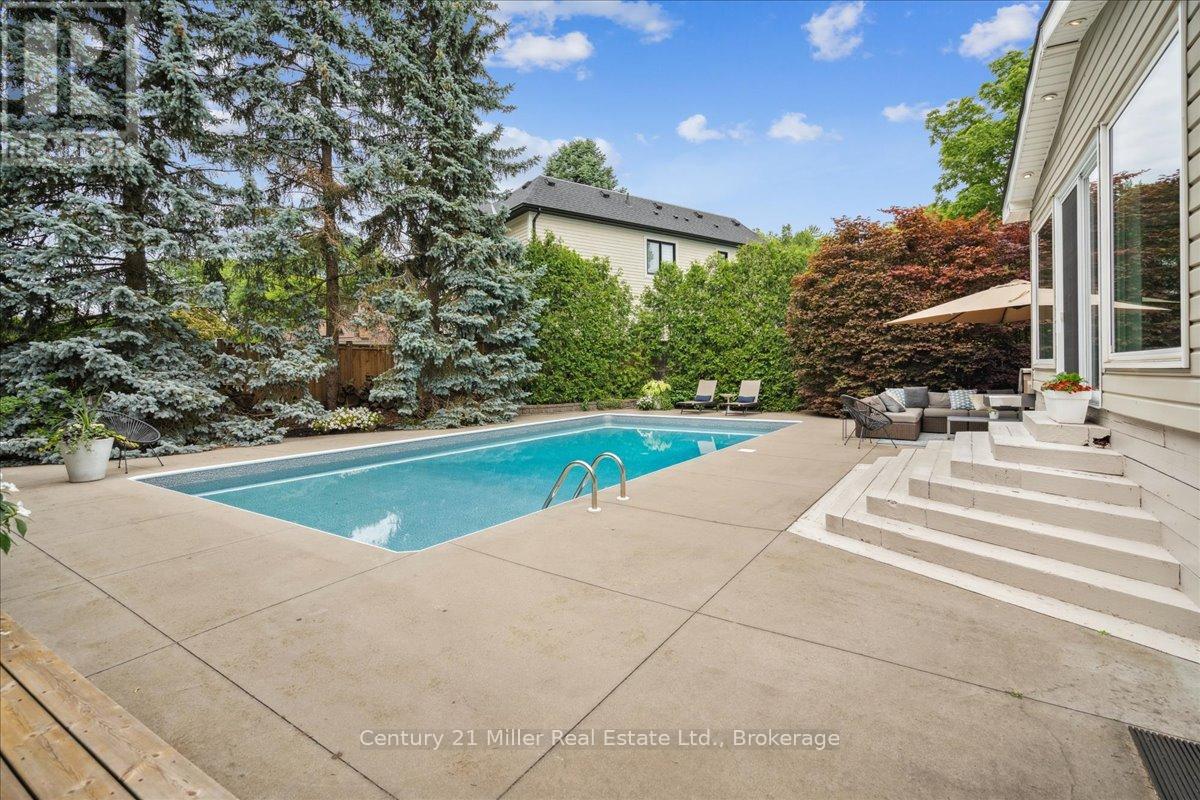 1129 Shaw Street, Oakville, Ontario  L6L 2S1 - Photo 29 - W12380272