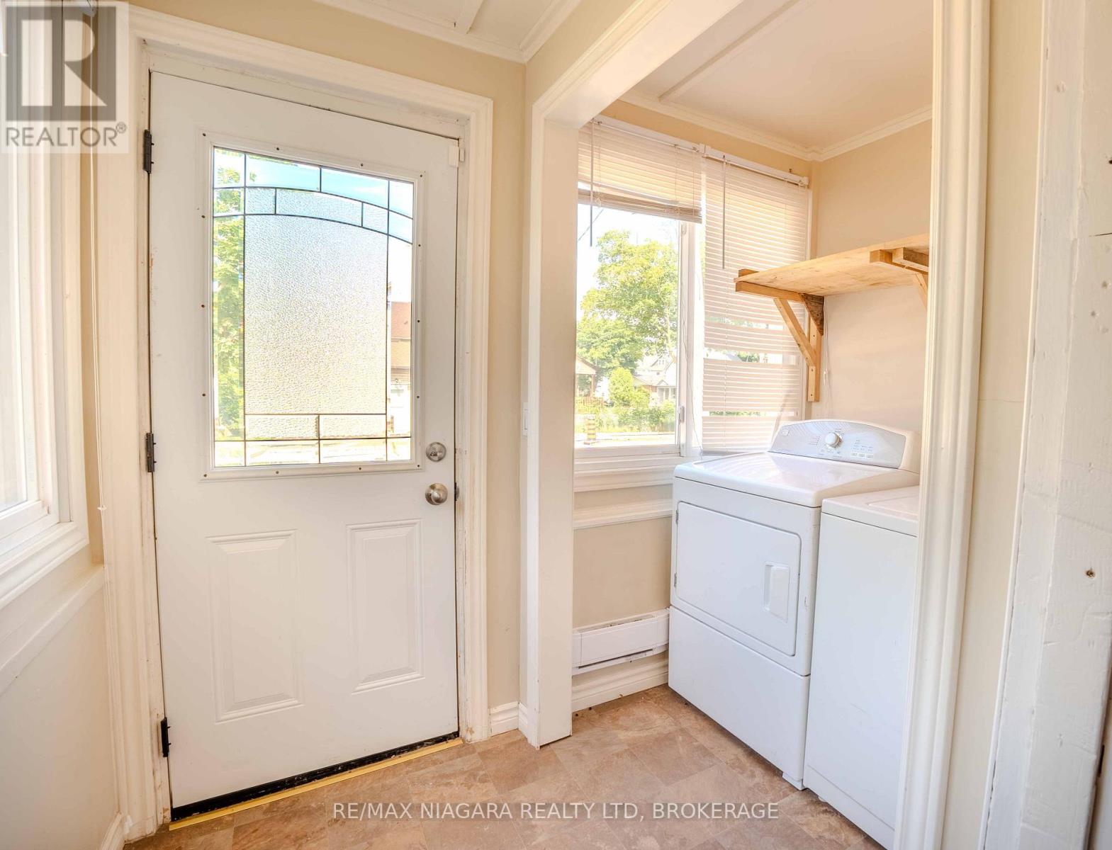 8 Garner Avenue, Welland, Ontario  L3B 2X6 - Photo 2 - X12380158