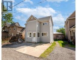 8 GARNER AVENUE, Welland, Ontario